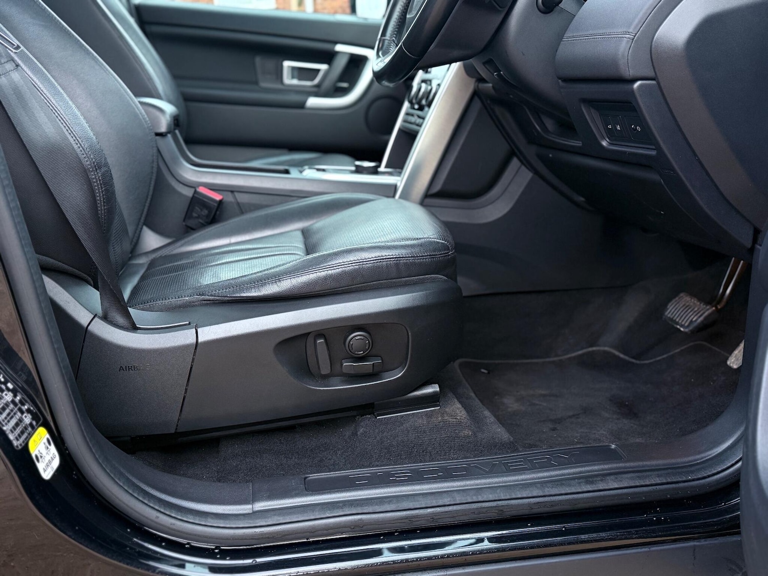 Used Land Rover Discovery Sport 2018 for sale - 77330476: Photo 51