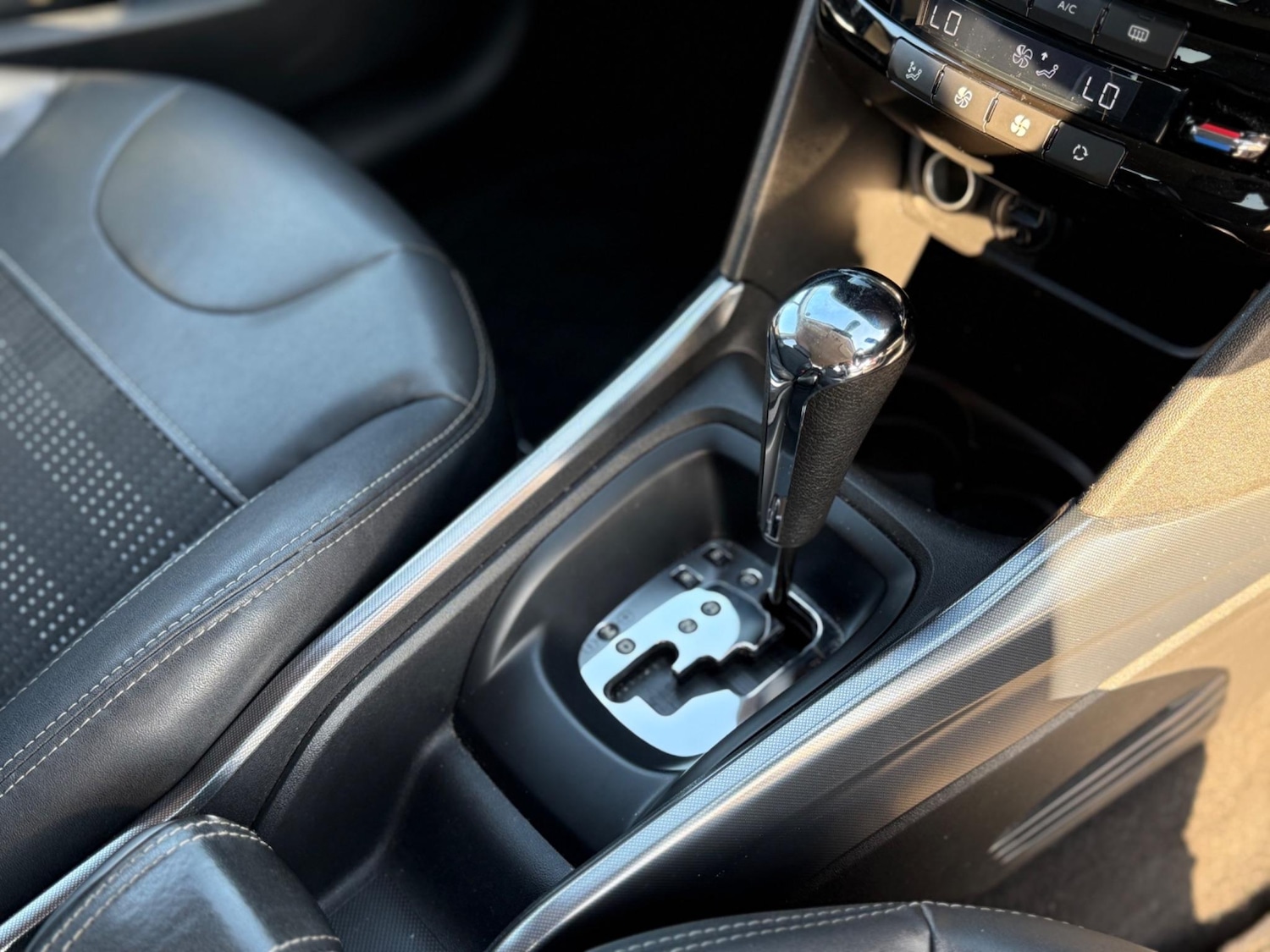 Used Peugeot 2008 2014 for sale - 76031697: Photo 22