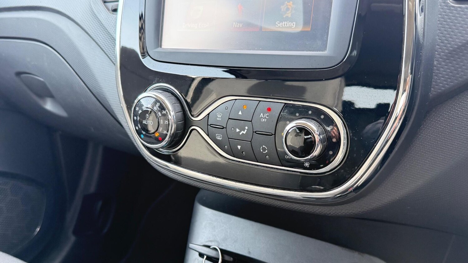 Used Renault Captur for sale - 77586379: Photo 18