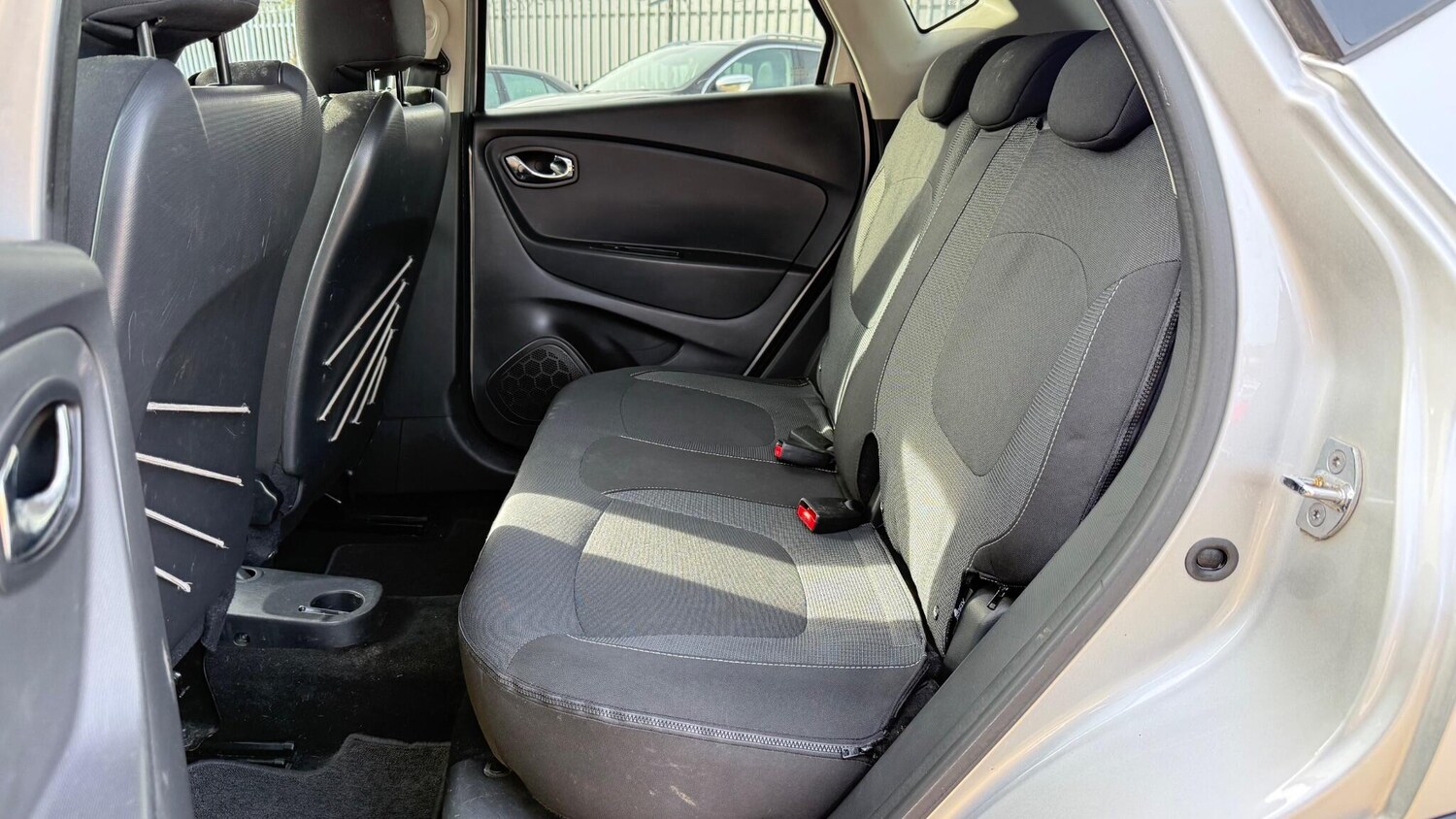 Used Renault Captur for sale - 77586379: Photo 21