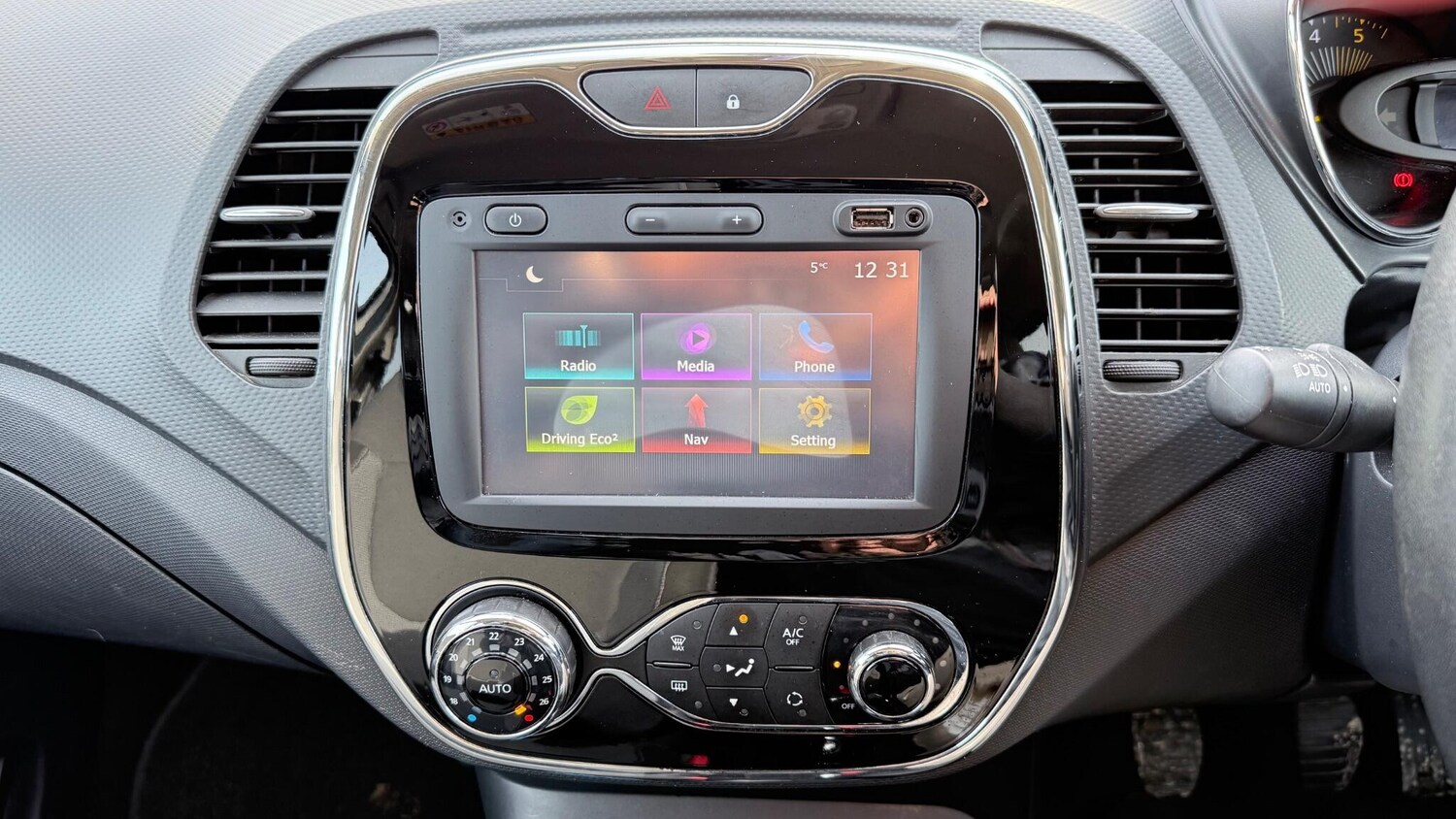 Used Renault Captur for sale - 77586379: Photo 29