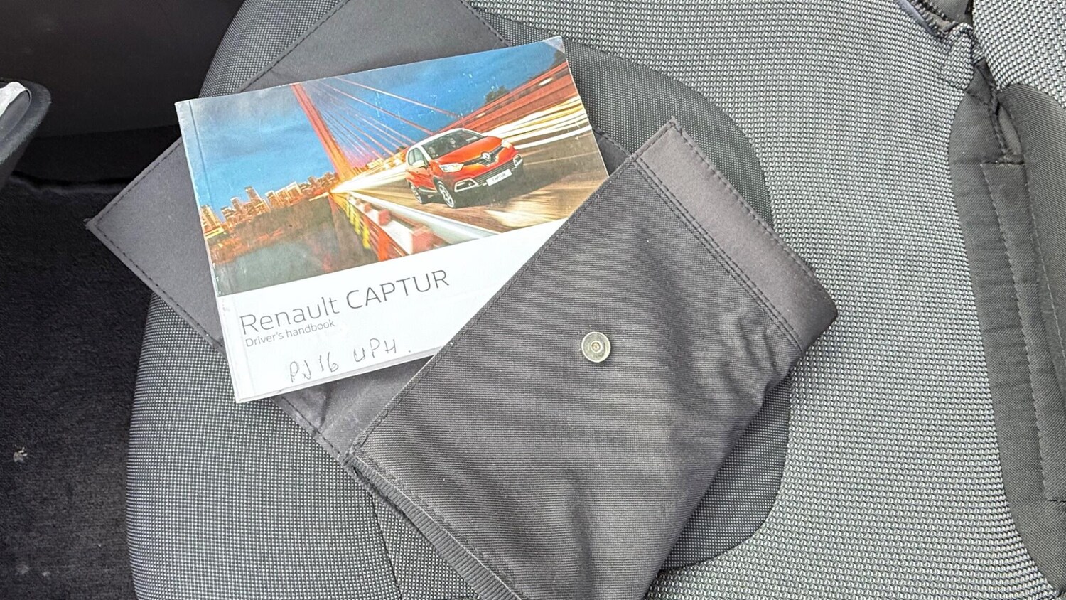 Used Renault Captur for sale - 77586379: Photo 31