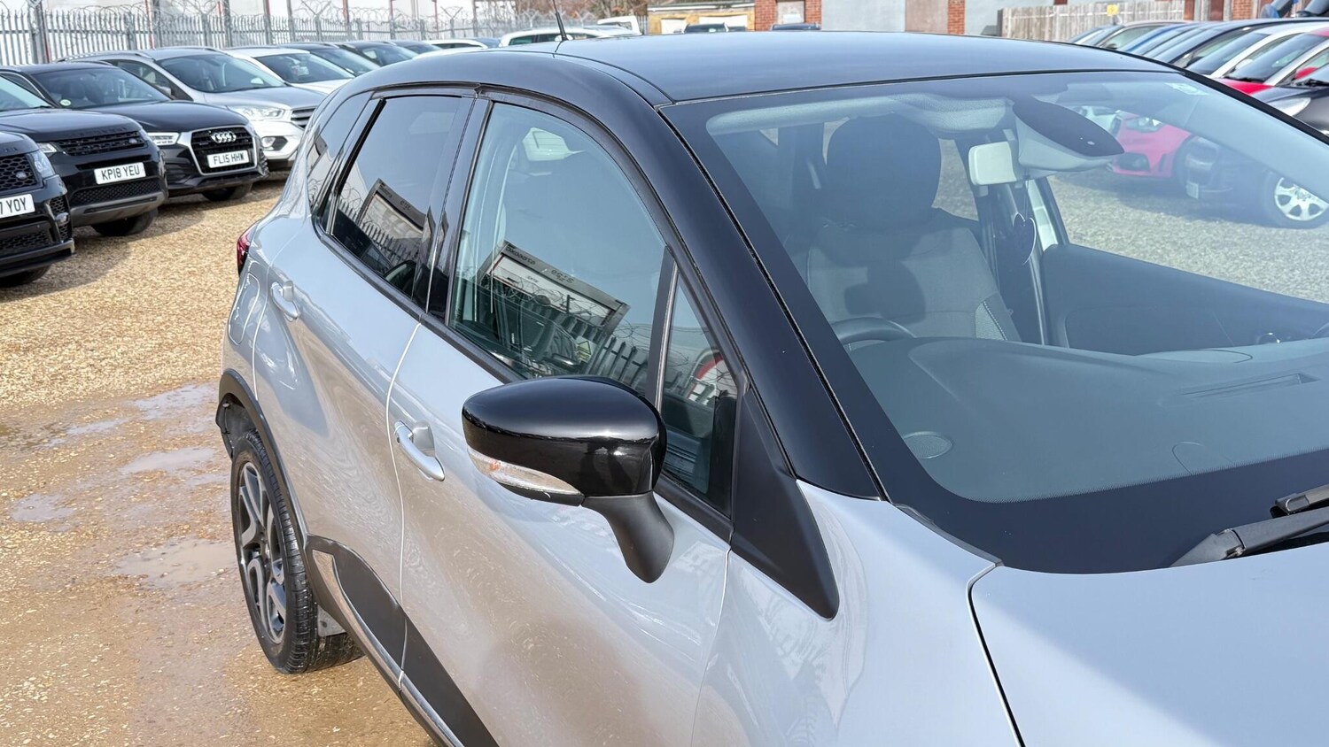 Used Renault Captur for sale - 77586379: Photo 33