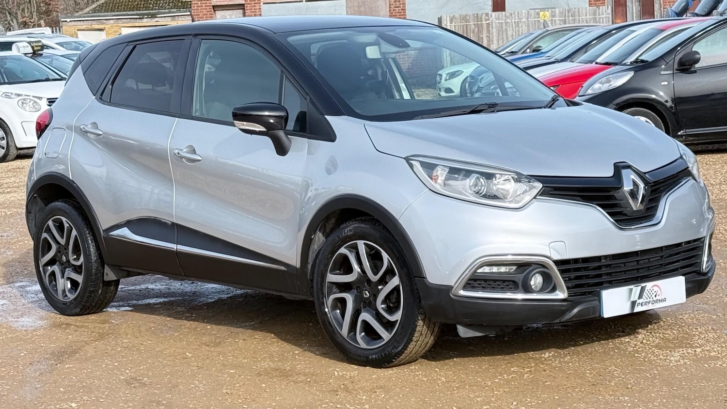 Used Renault Captur for sale - 77586379: Photo 5