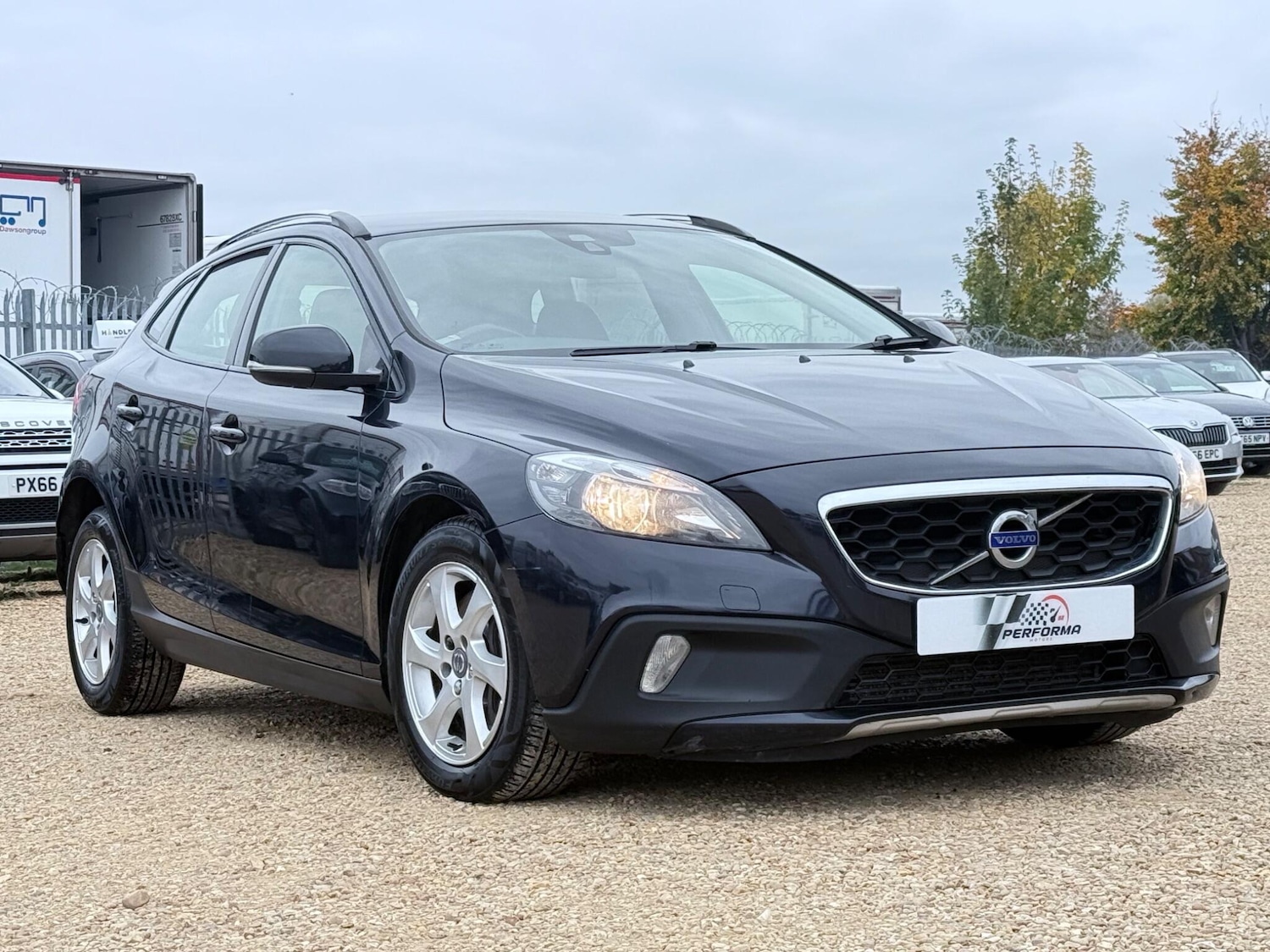 Used Volvo V40 Cross Country 2015 for sale - 76314740: Photo 1