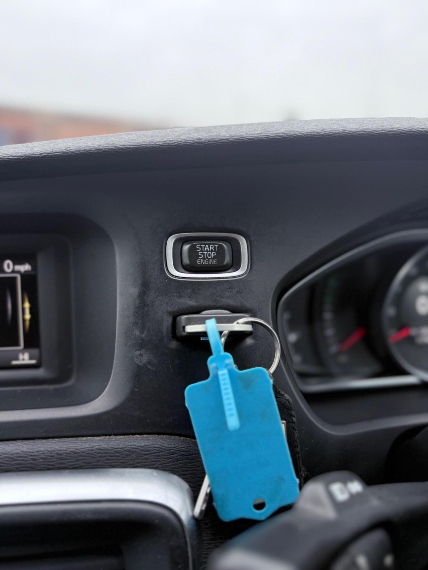 Used Volvo V40 Cross Country 2015 for sale - 76314740: Photo 31