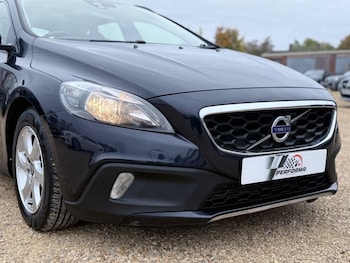 Used Volvo V40 Cross Country 2015 for sale - 76314740: Photo