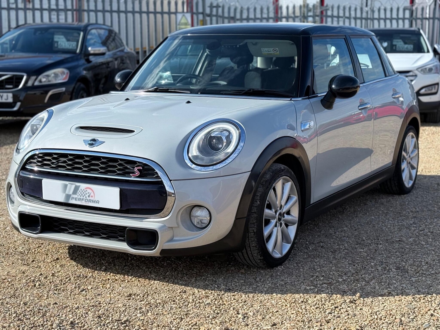 Used MINI Hatch 2017 for sale - 76099564: Photo 3