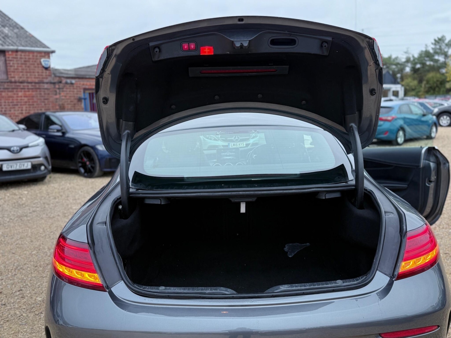 Used Mercedes-Benz C Class 2015 for sale - 76239198: Photo 8