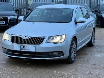 Used Skoda Superb 2014 for sale - 77564812: Photo