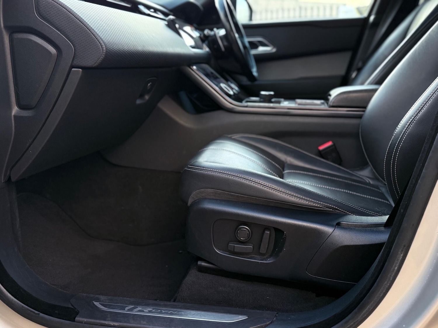 Used Land Rover Range Rover Velar 2019 for sale - 77633553: Photo 16