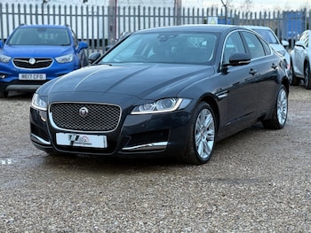 Used Jaguar XF 2017 for sale - 76743401: Photo