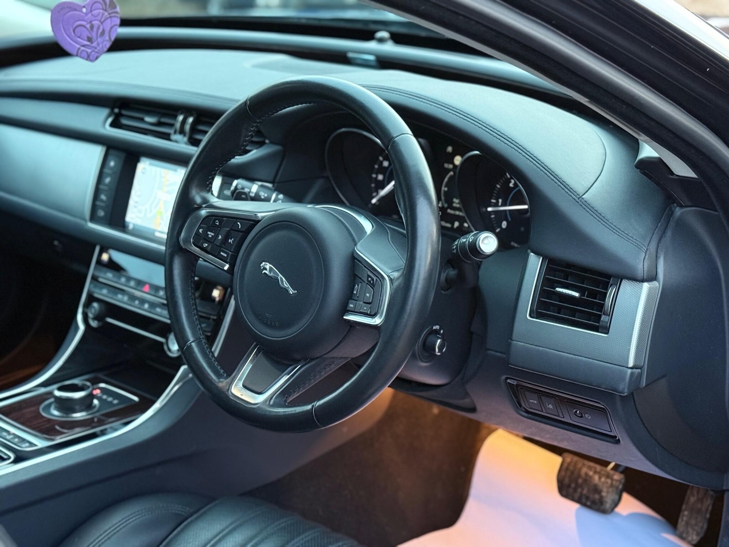 Used Jaguar XF 2017 for sale - 76743401: Photo 45