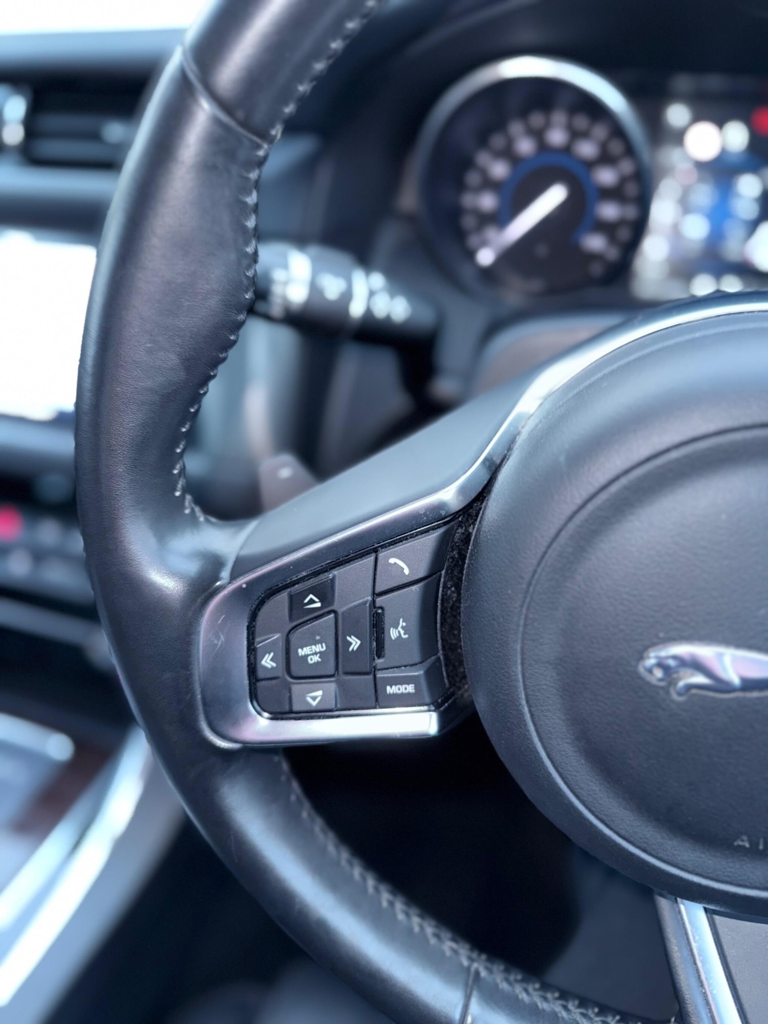 Used Jaguar XF 2017 for sale - 76743401: Photo 46