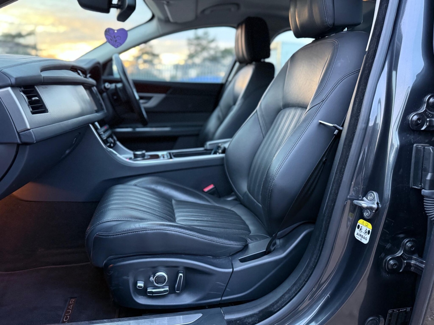 Used Jaguar XF 2017 for sale - 76743401: Photo 48