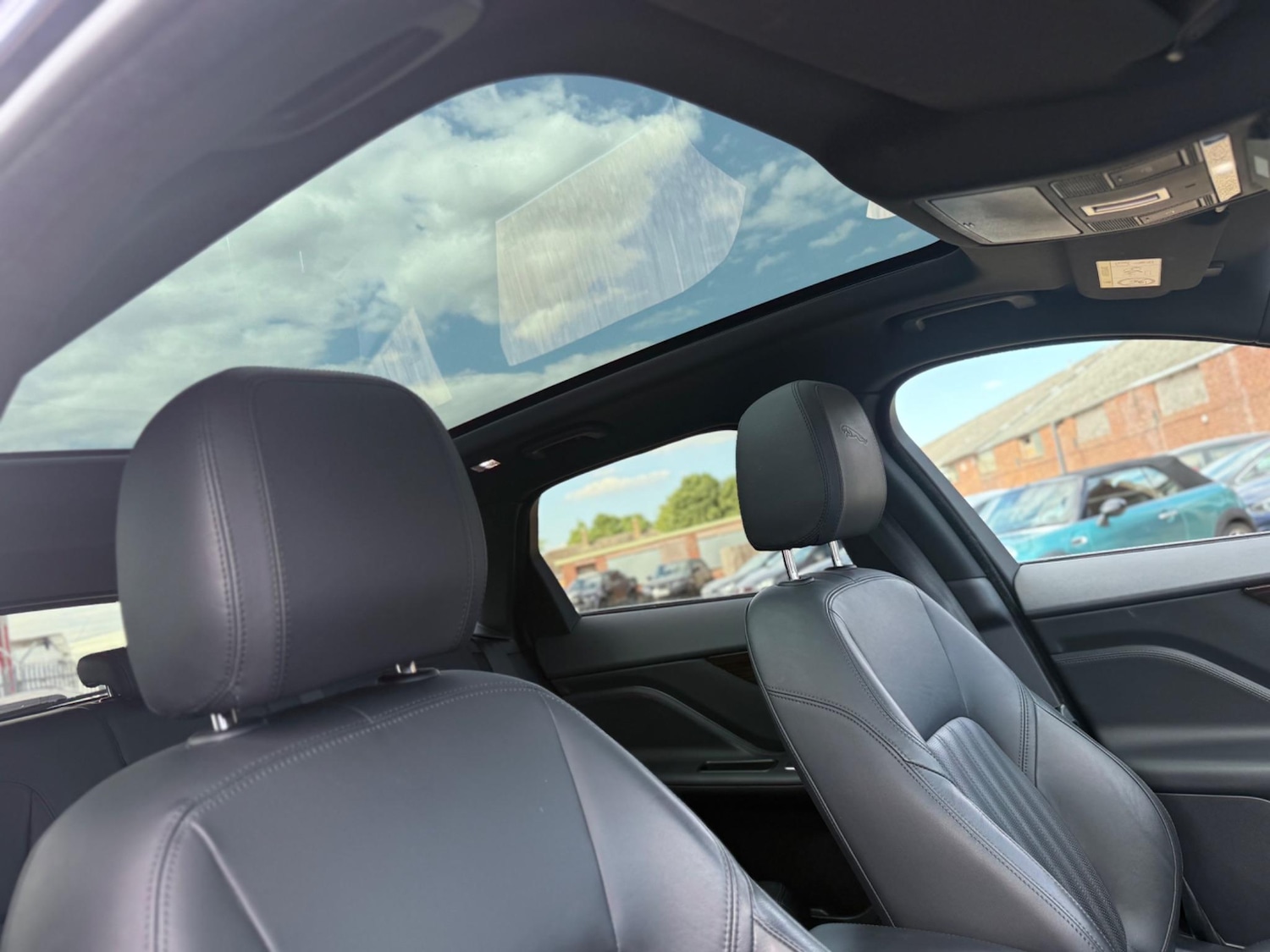 Used Jaguar F-Pace for sale - 76727813: Photo 3