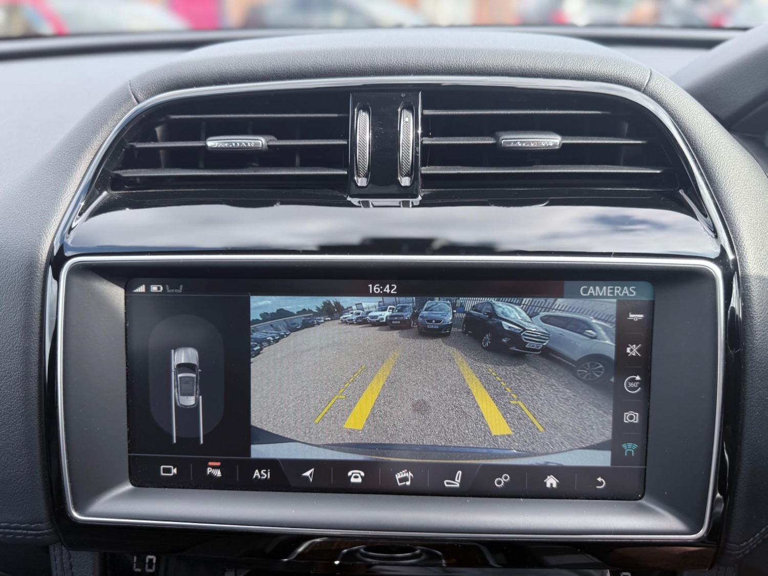 Used Jaguar F-Pace for sale - 76727813: Photo 39