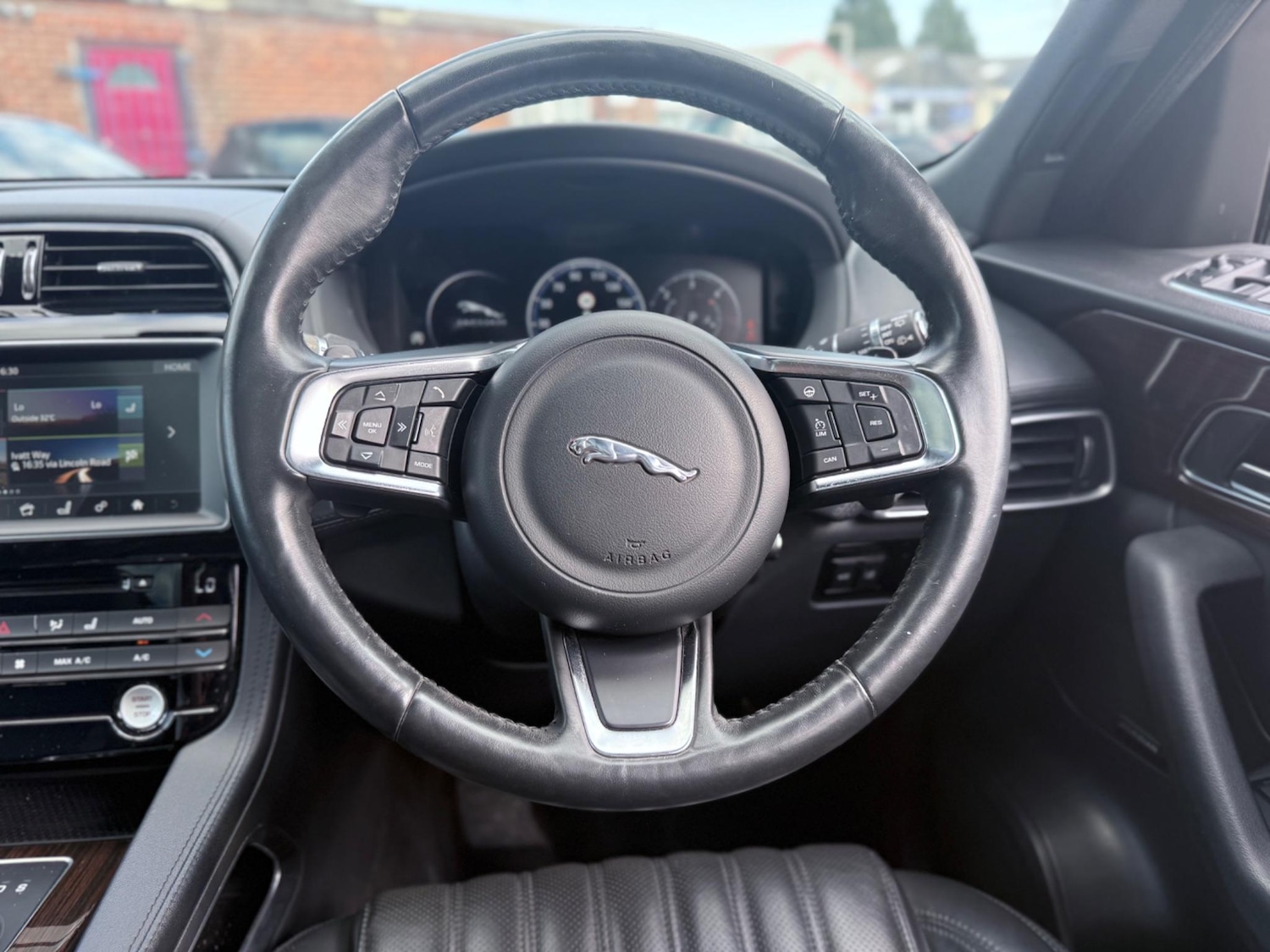 Used Jaguar F-Pace for sale - 76727813: Photo 47