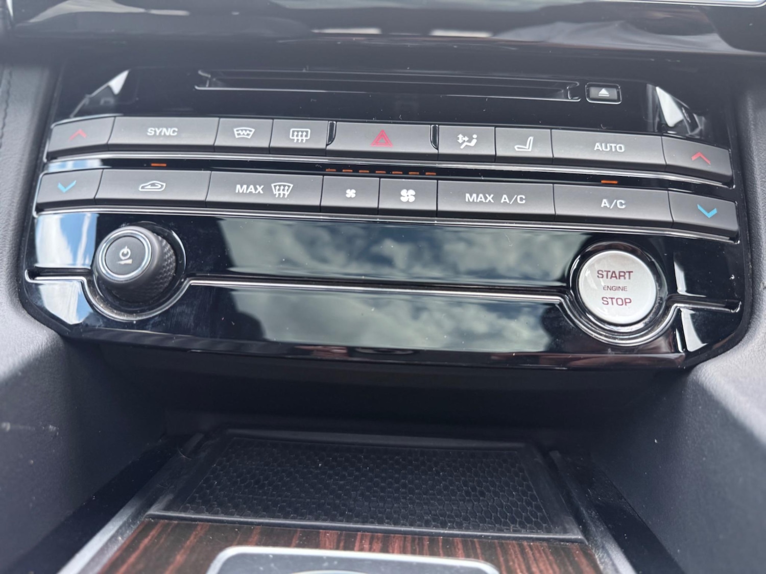 Used Jaguar F-Pace for sale - 76727813: Photo 61