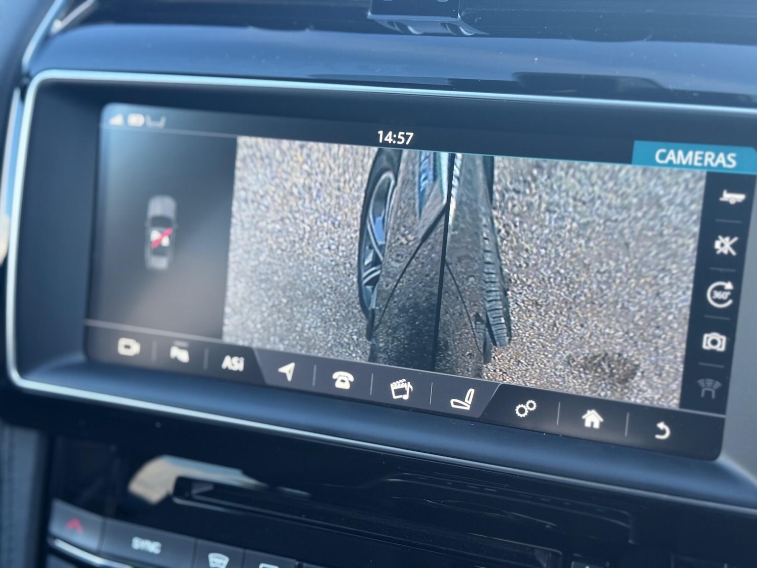Used Jaguar F-Pace 2017 for sale - 76377474: Photo 43