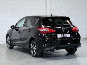 Used Nissan Pulsar 2017 for sale - 79609548: Photo