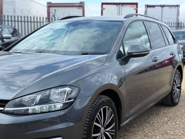 Used Volkswagen Golf 2018 for sale - 76099499: Photo 9