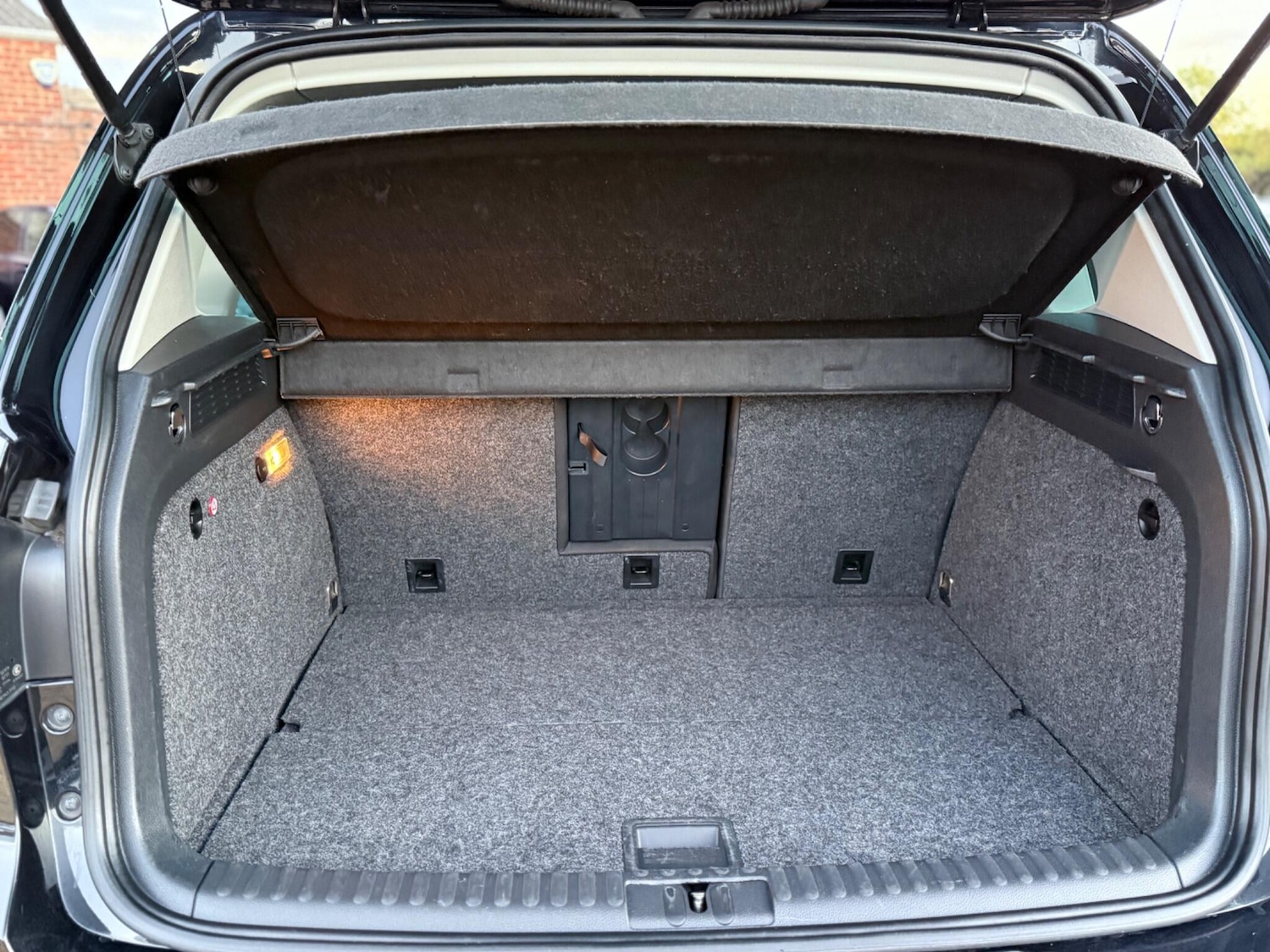 Used Volkswagen Tiguan 2015 for sale - 76306710: Photo 15