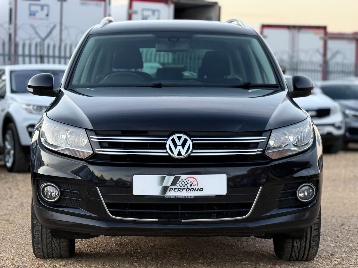 Used Volkswagen Tiguan 2015 for sale - 76306710: Photo 2