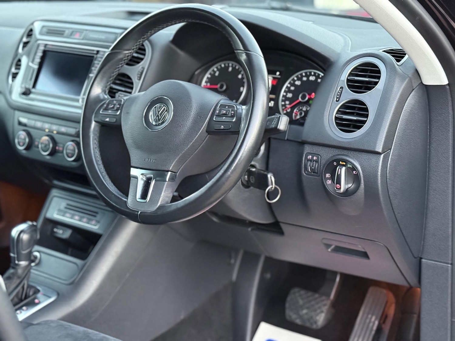 Used Volkswagen Tiguan 2015 for sale - 76306710: Photo 23