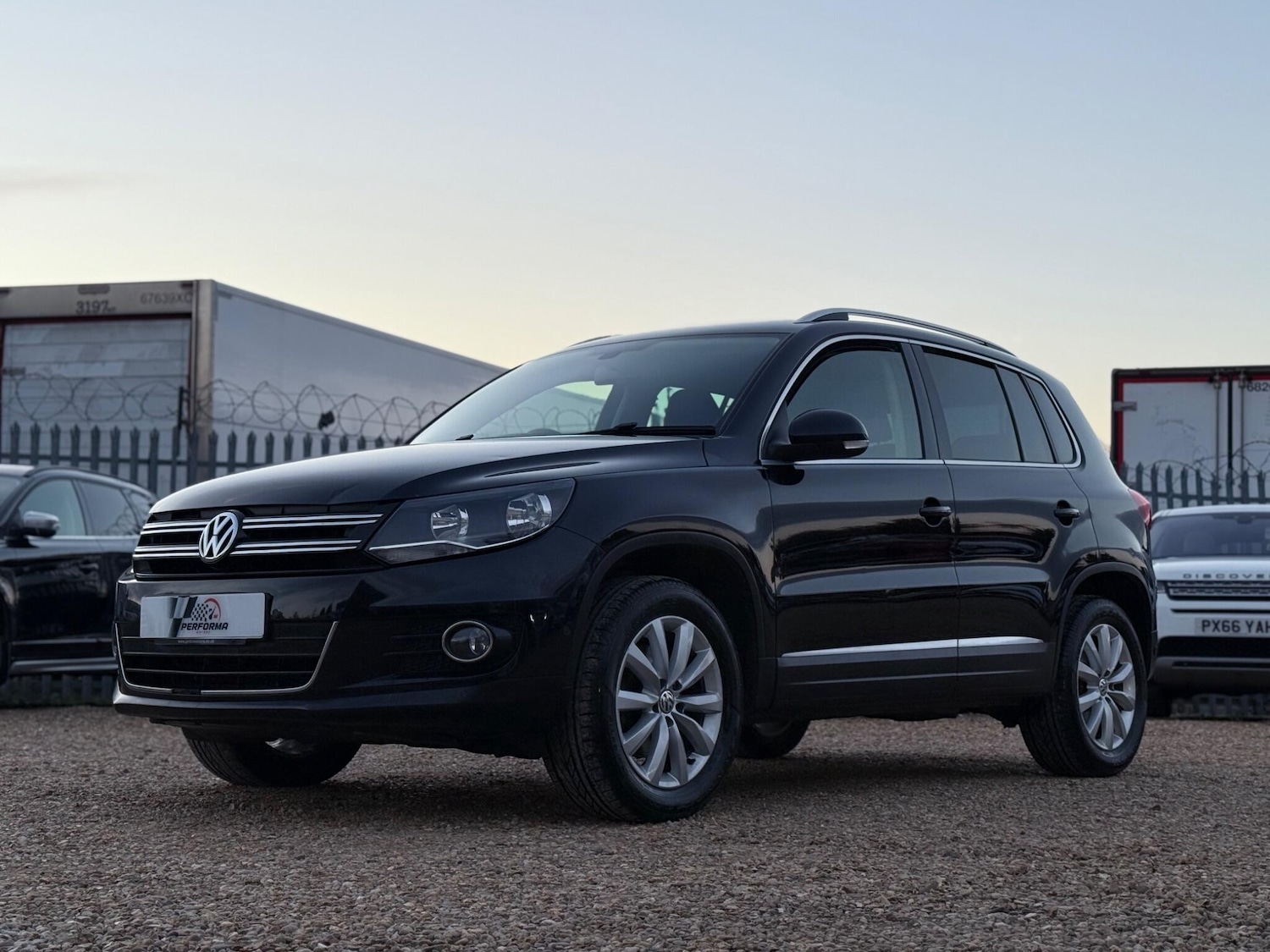 Used Volkswagen Tiguan 2015 for sale - 76306710: Photo 4