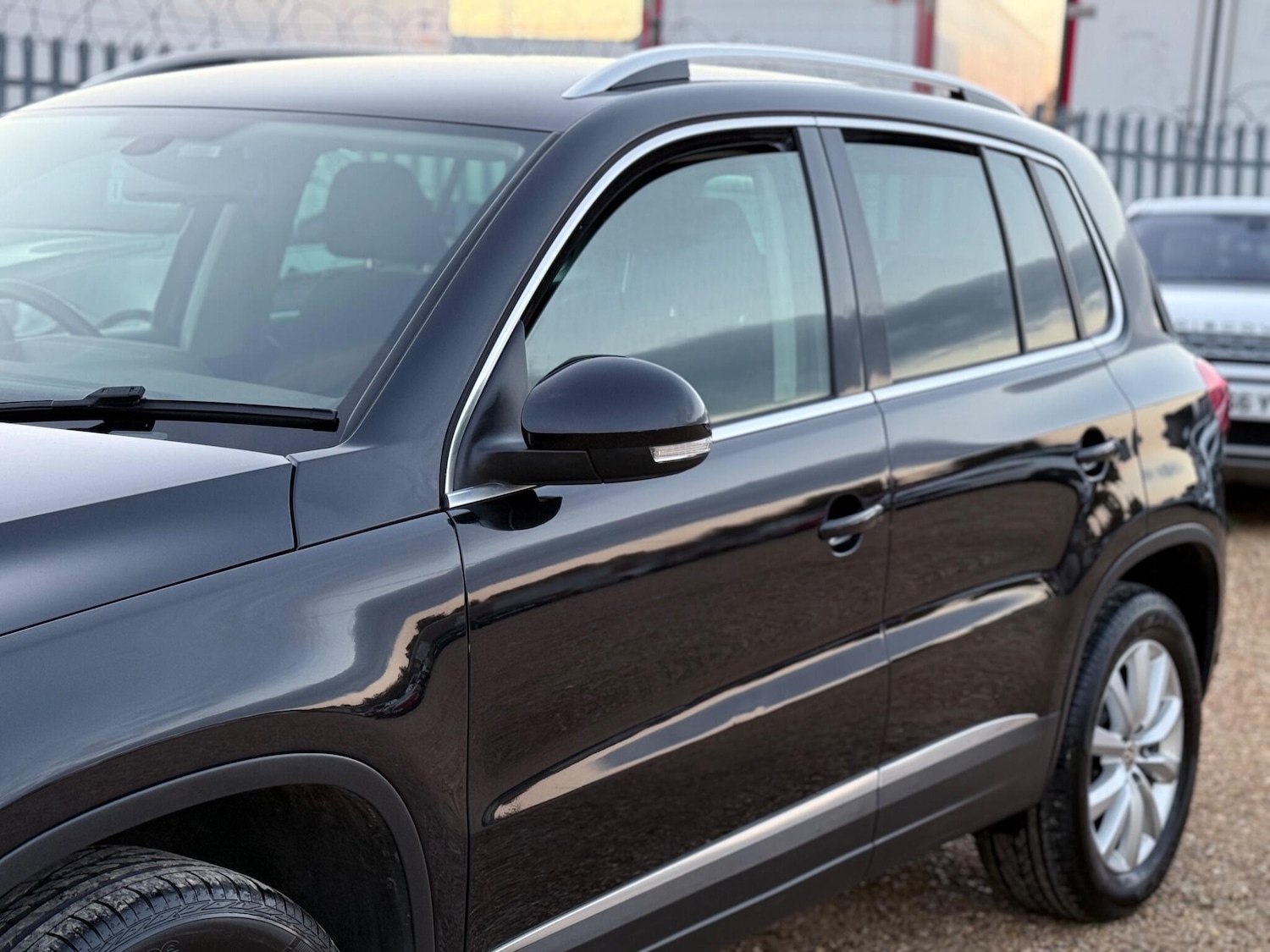 Used Volkswagen Tiguan 2015 for sale - 76306710: Photo 5