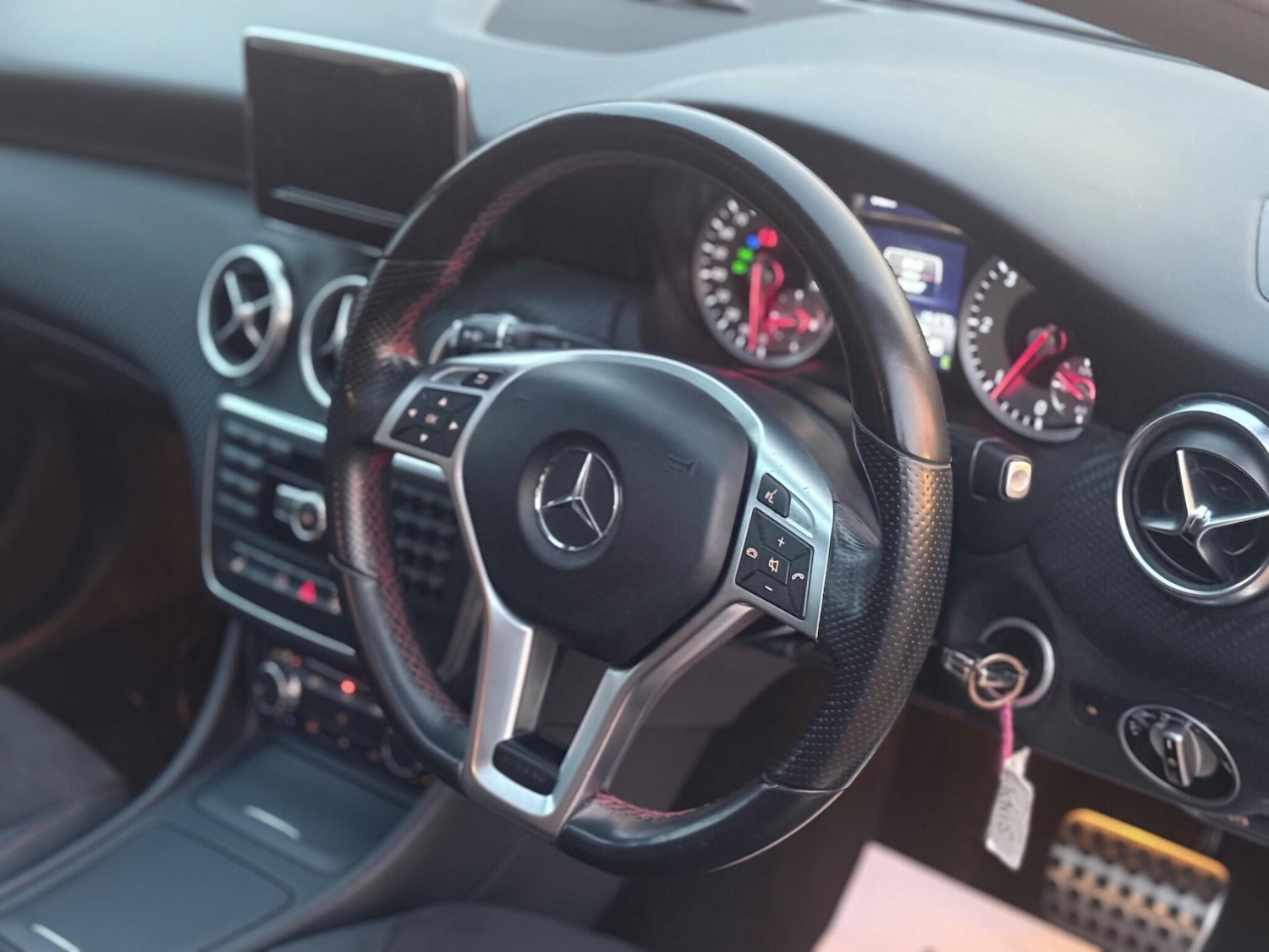 Used Mercedes-Benz A-Class 2015 for sale - 76522334: Photo 24