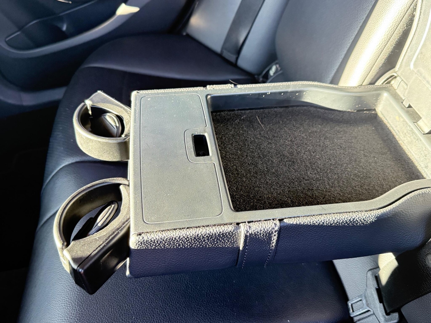 Used Mercedes-Benz C Class 2015 for sale - 77291618: Photo 28