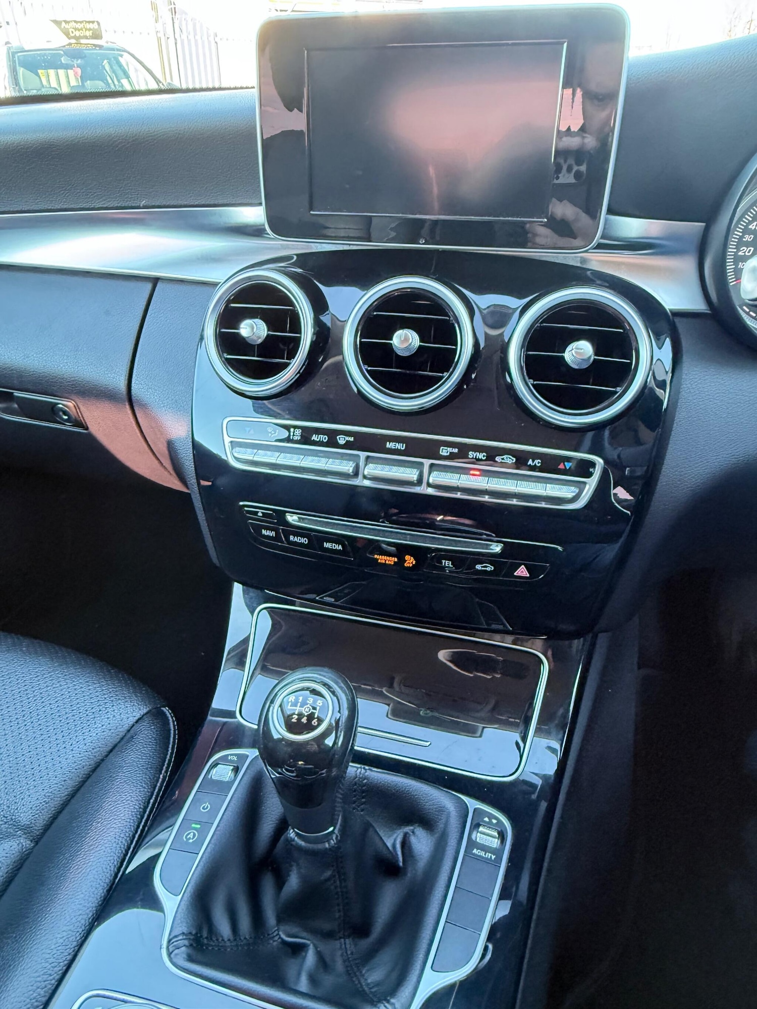 Used Mercedes-Benz C Class 2015 for sale - 77291618: Photo 29