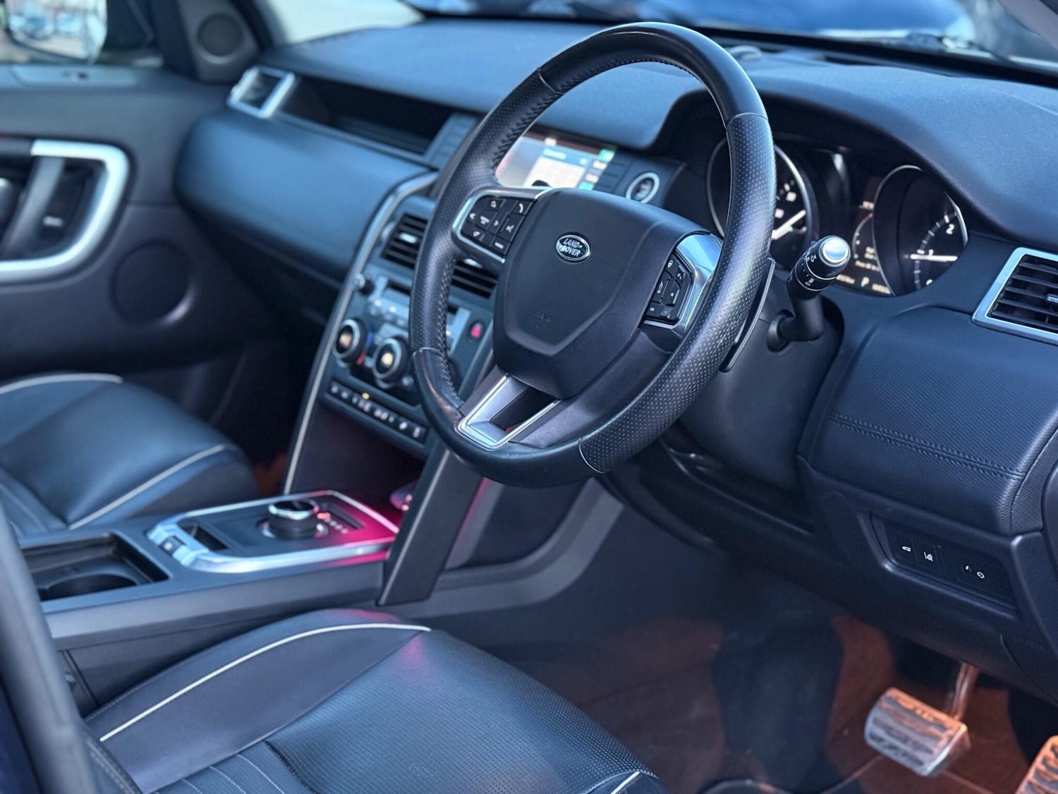 Used Land Rover Discovery Sport 2017 for sale - 77940365: Photo 16