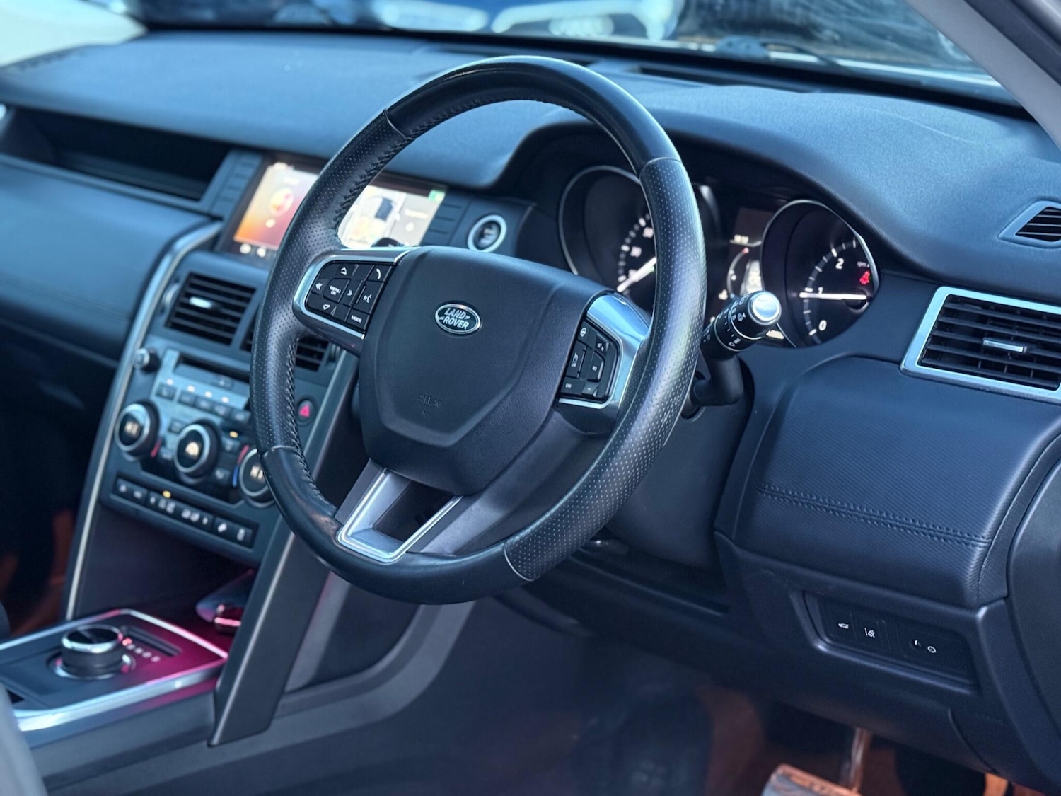 Used Land Rover Discovery Sport 2017 for sale - 77940365: Photo 48