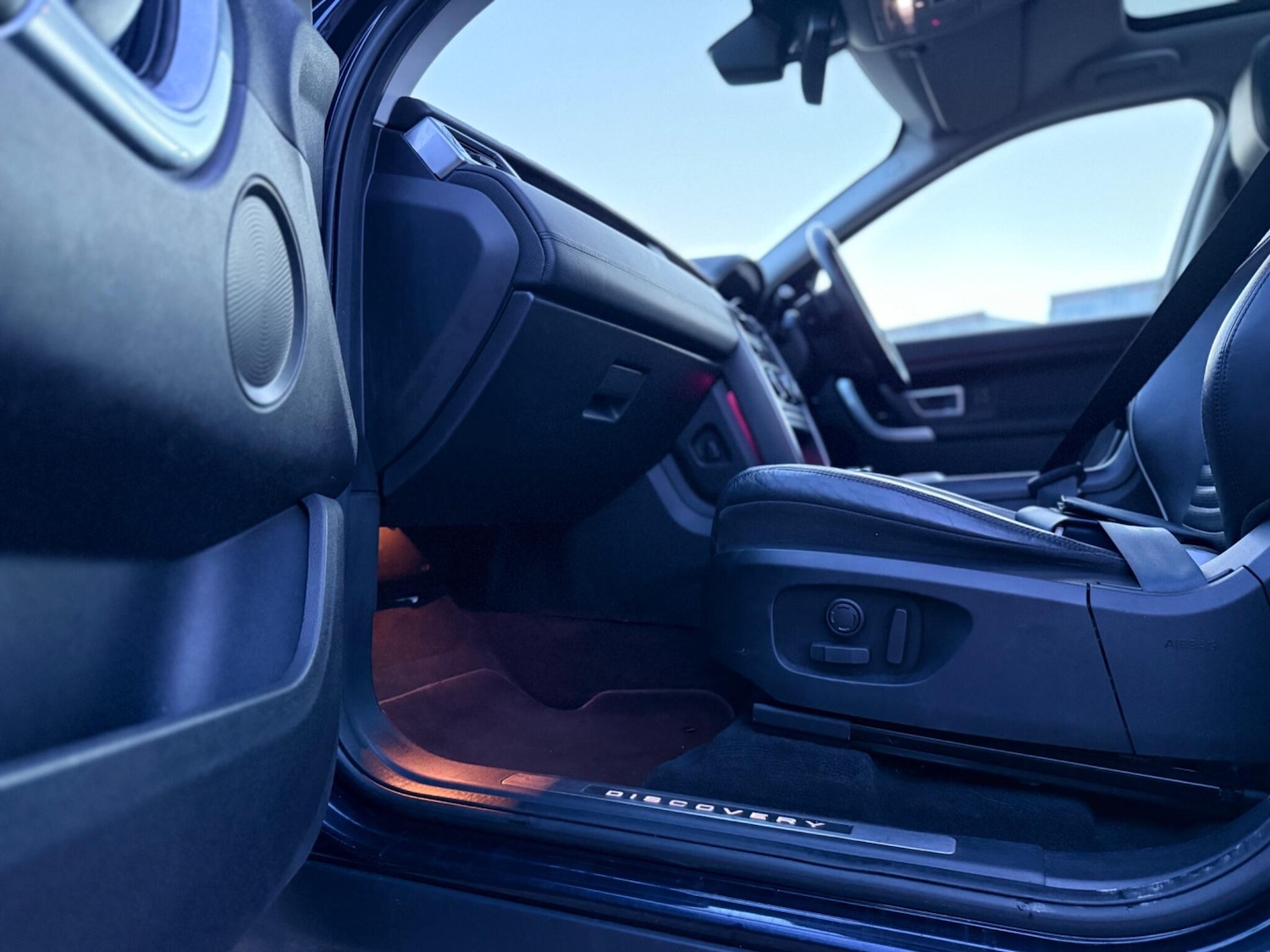 Used Land Rover Discovery Sport 2017 for sale - 77940365: Photo 49