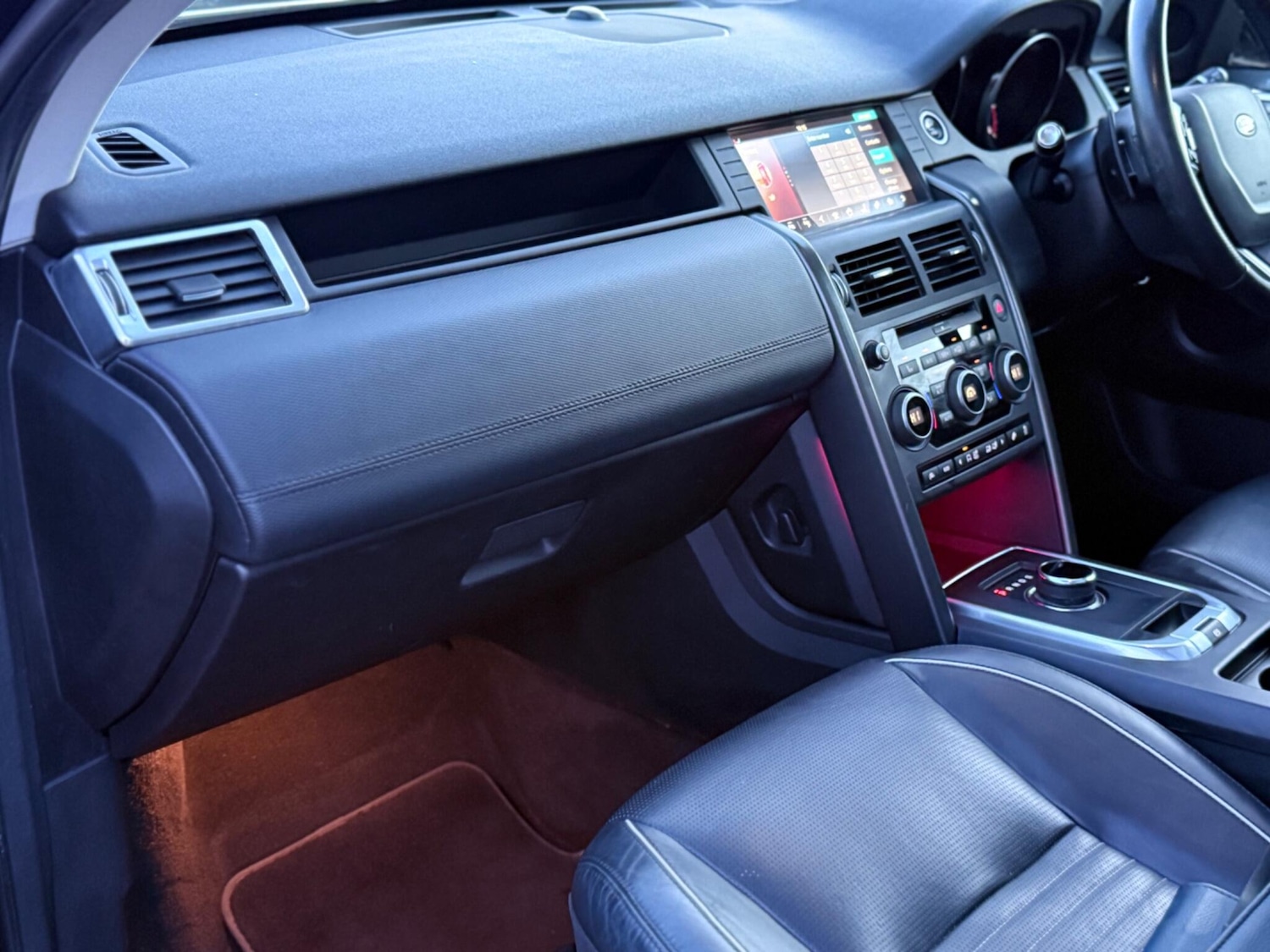 Used Land Rover Discovery Sport 2017 for sale - 77940365: Photo 60