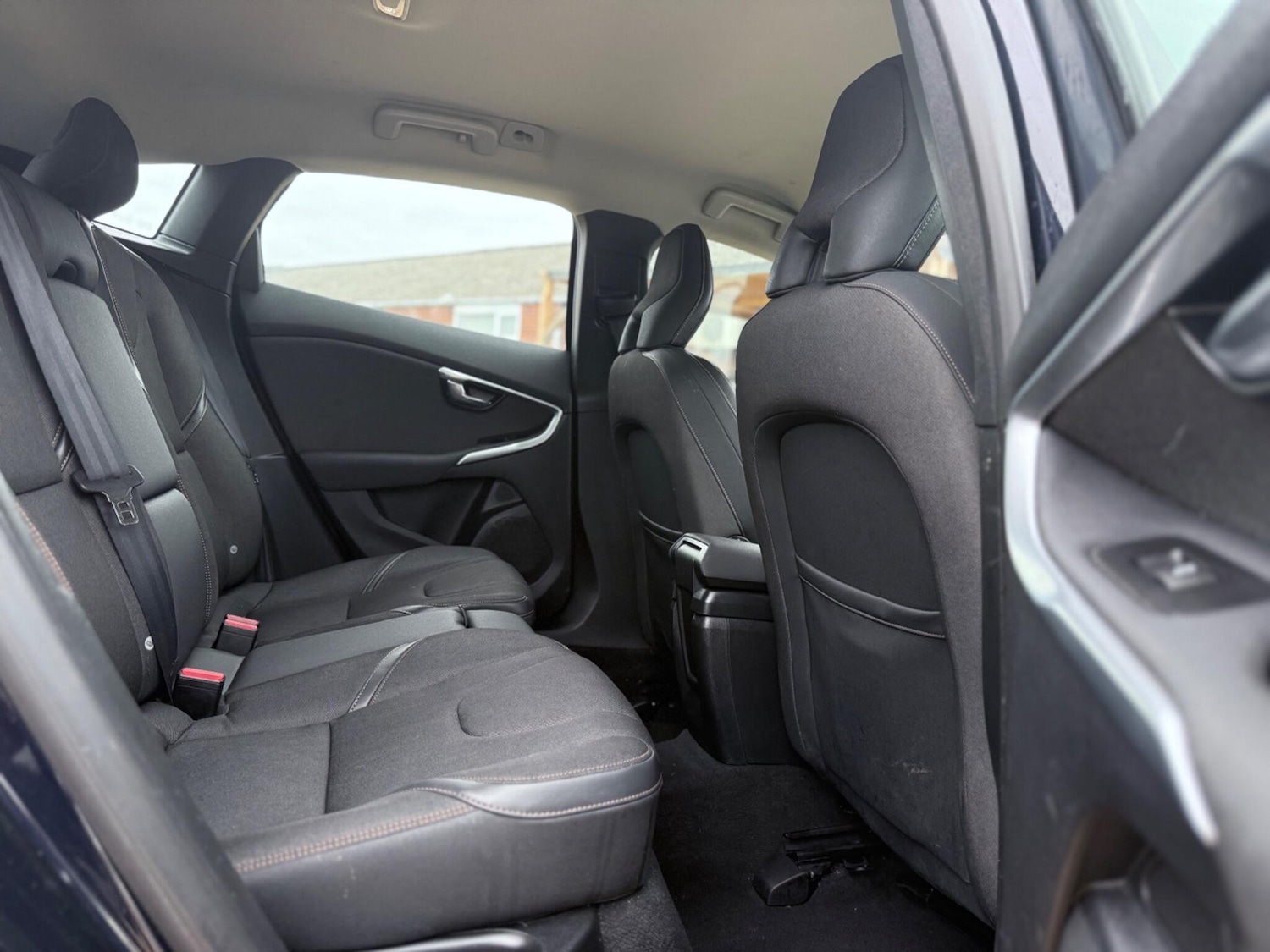 Used Volvo V40 2015 for sale - 76995452: Photo 19