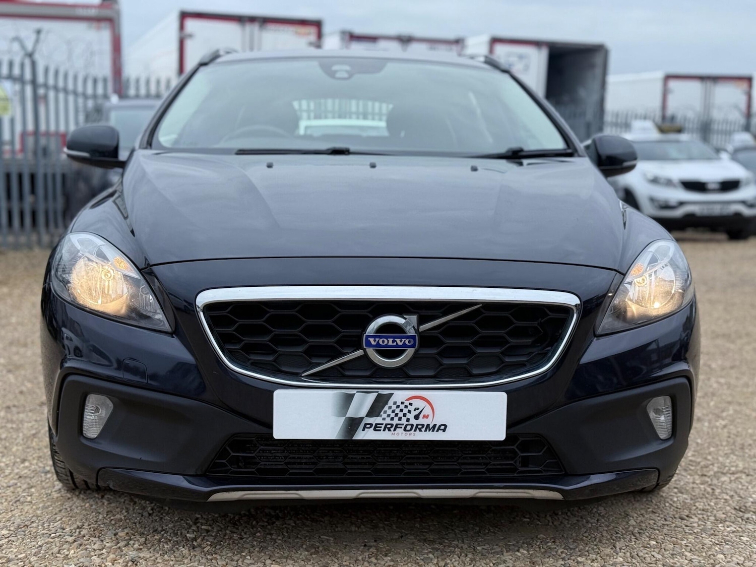 Used Volvo V40 2015 for sale - 76995452: Photo 5