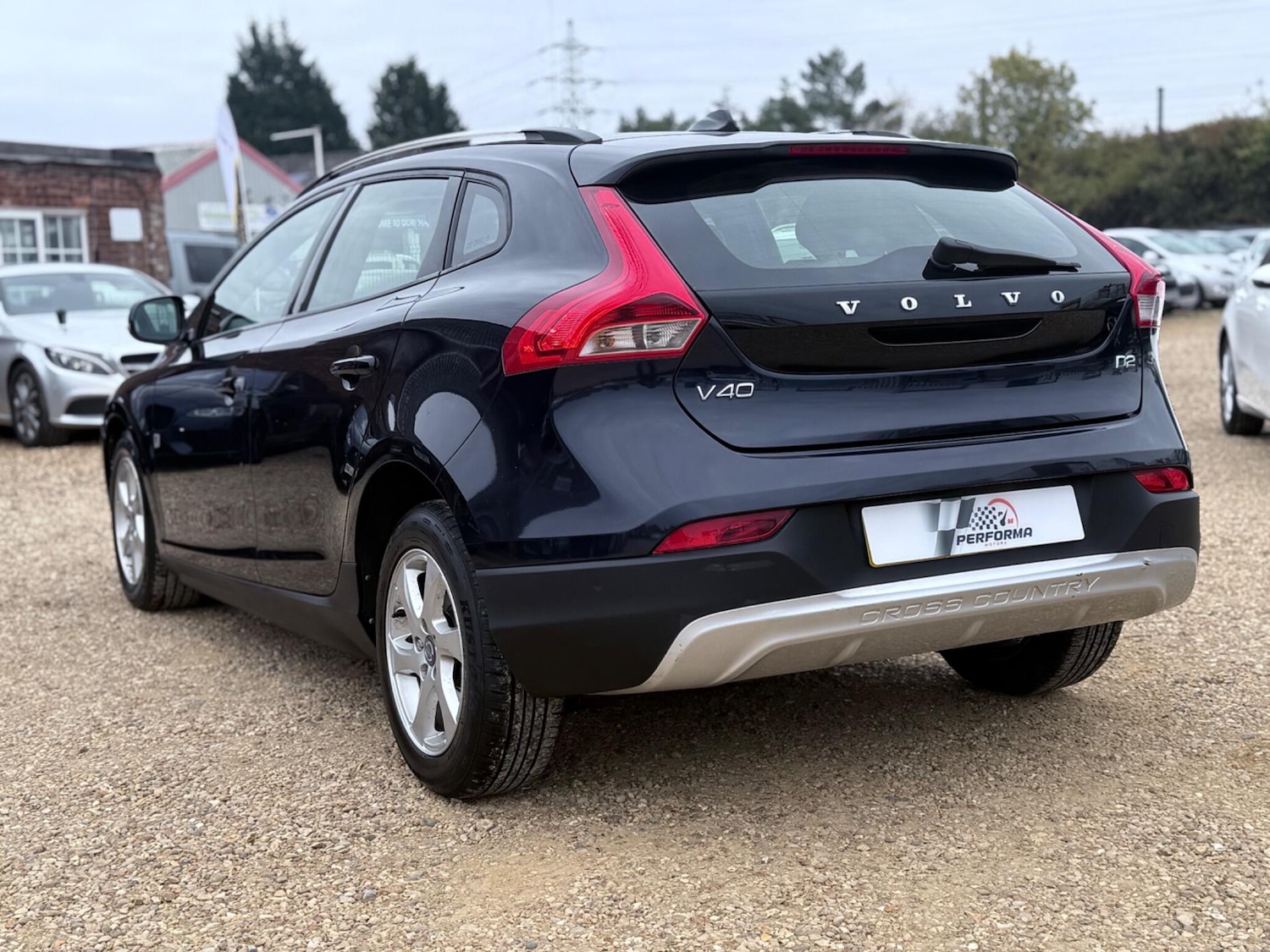 Used Volvo V40 2015 for sale - 76995452: Photo 9
