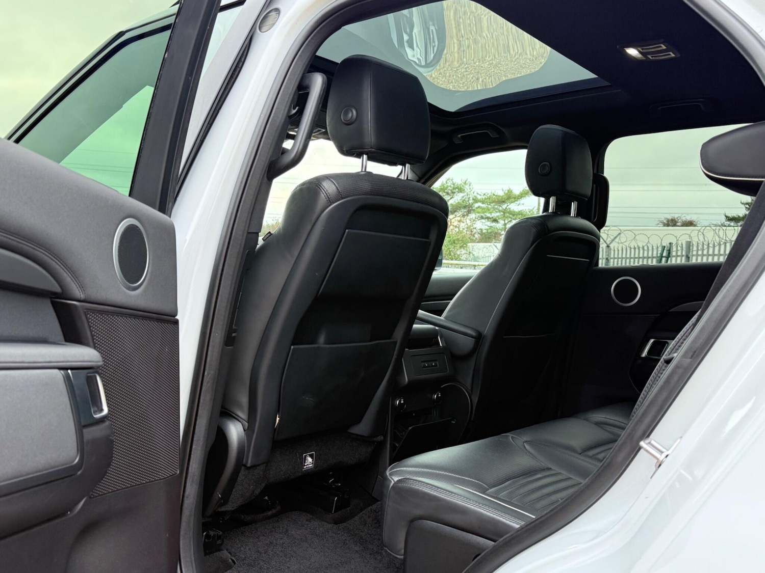 Used Land Rover Discovery 2017 for sale - 76964674: Photo 22