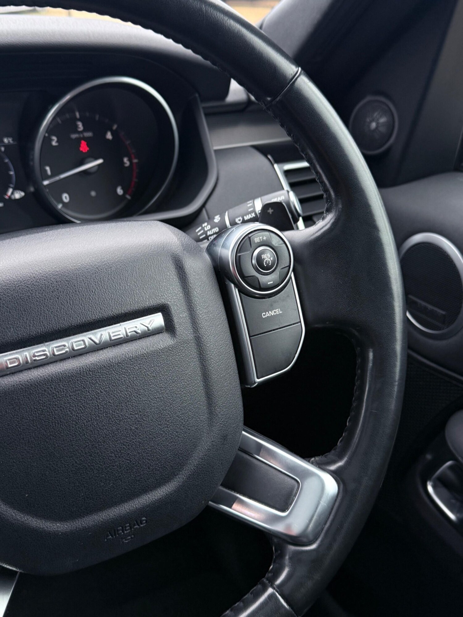 Used Land Rover Discovery 2017 for sale - 76964674: Photo 36
