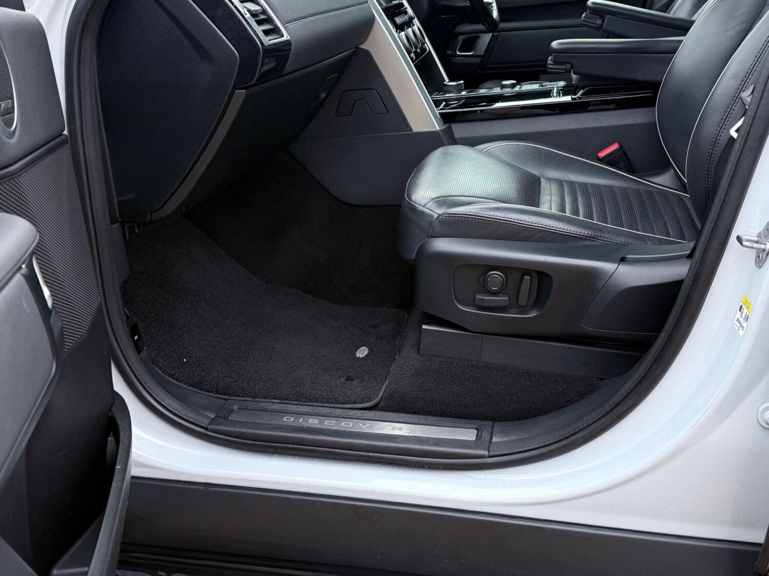 Used Land Rover Discovery 2017 for sale - 76964674: Photo 37