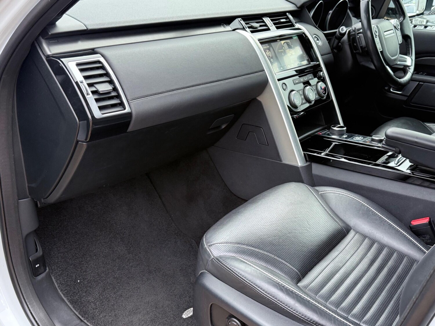 Used Land Rover Discovery 2017 for sale - 76964674: Photo 38