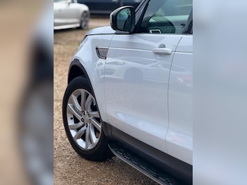 Used Land Rover Discovery 2017 for sale - 76964674: Photo