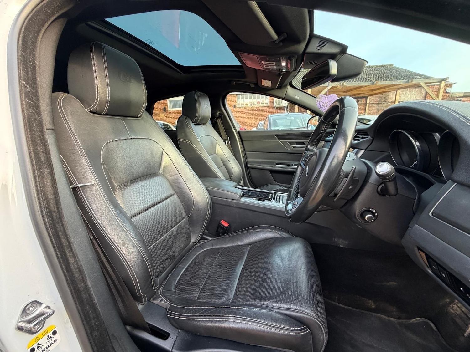 Used Jaguar XF 2016 for sale - 78157583: Photo 7