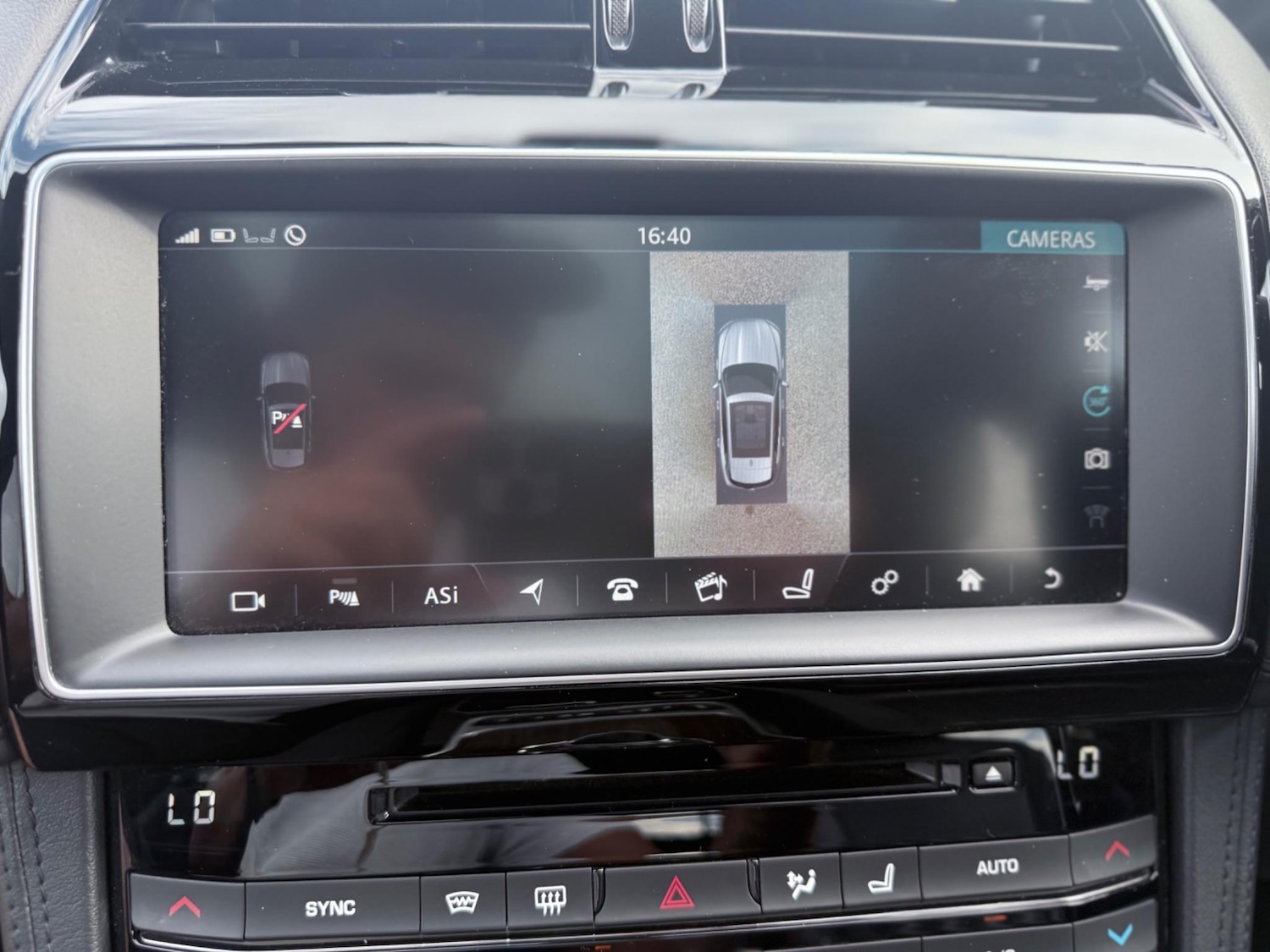 Used Jaguar F-Pace 2017 for sale - 76031605: Photo 37
