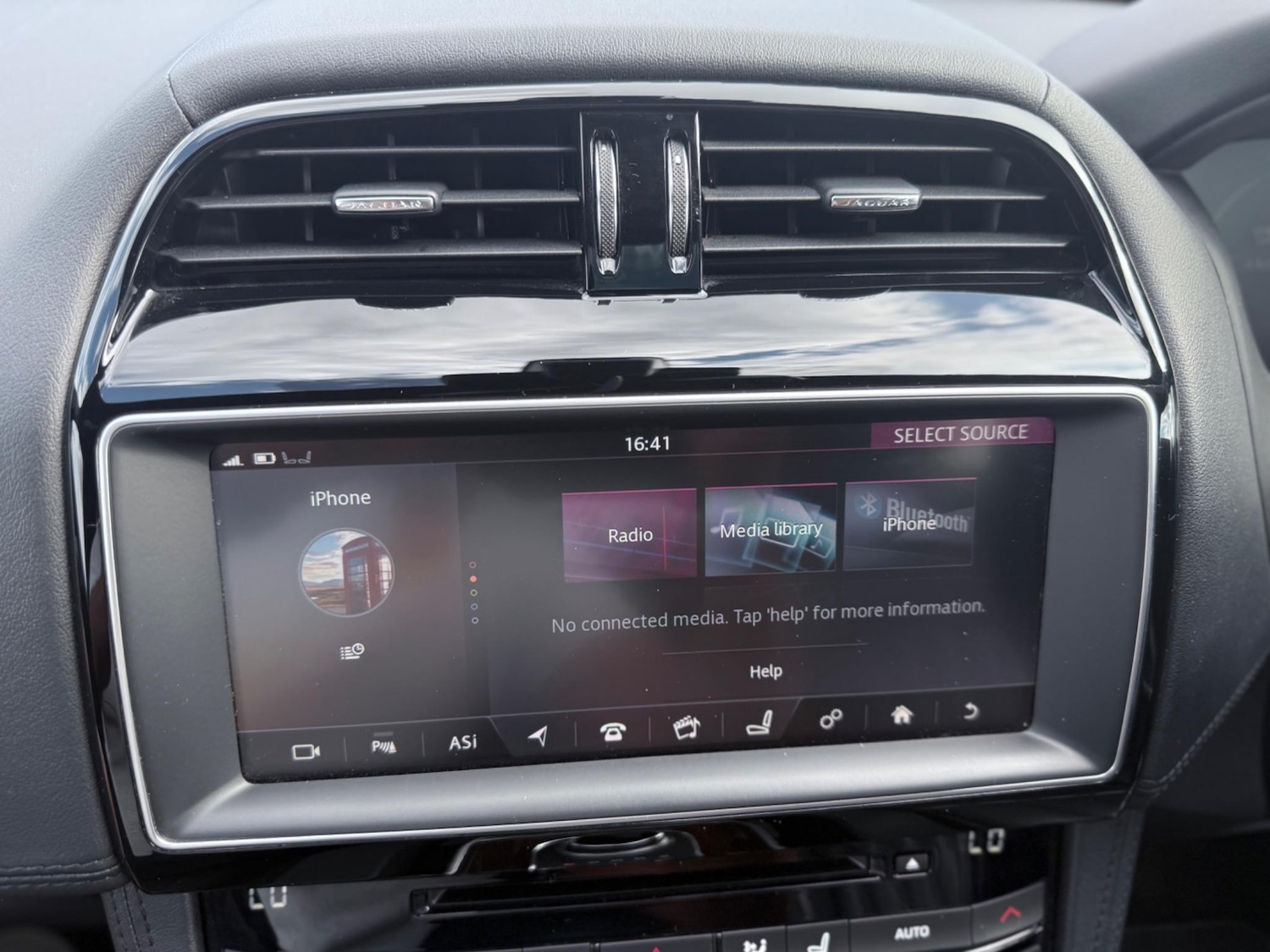 Used Jaguar F-Pace 2017 for sale - 76031605: Photo 40
