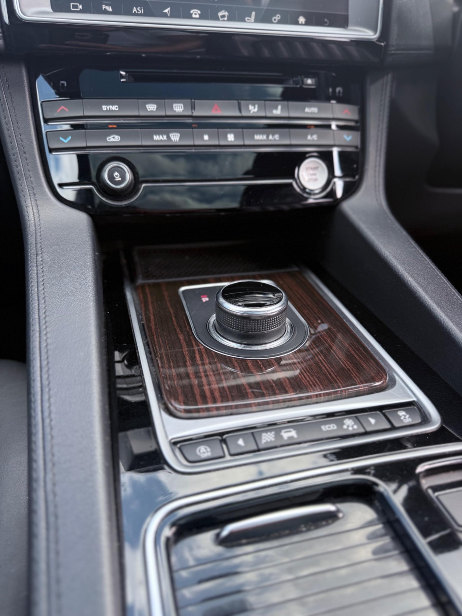 Used Jaguar F-Pace 2017 for sale - 76031605: Photo 58